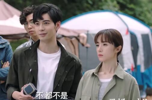 天涯爆料陈星旭胡冰卿视频,恋情疑曝光，网友热议